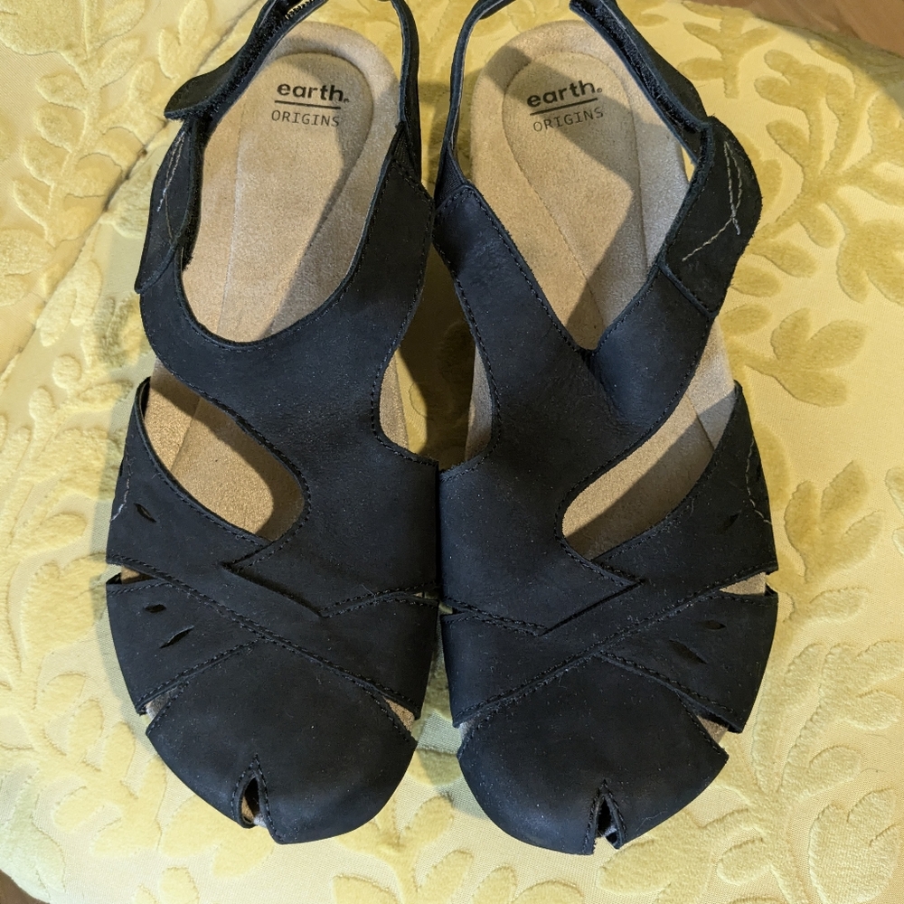 EARTH ORIGINS Black Suede Women's SANDALS 11M